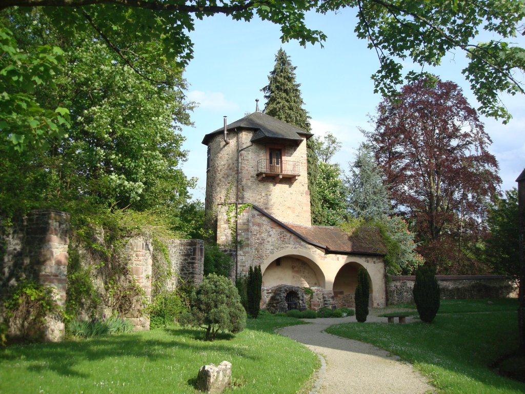 Gengenbach im Kinzigtal,
der Prlatenturm, 1384 gebaut als Teil der Wehranlage,
1743 vom Abt umgebaut zum Wohnturm,
Mai 2010