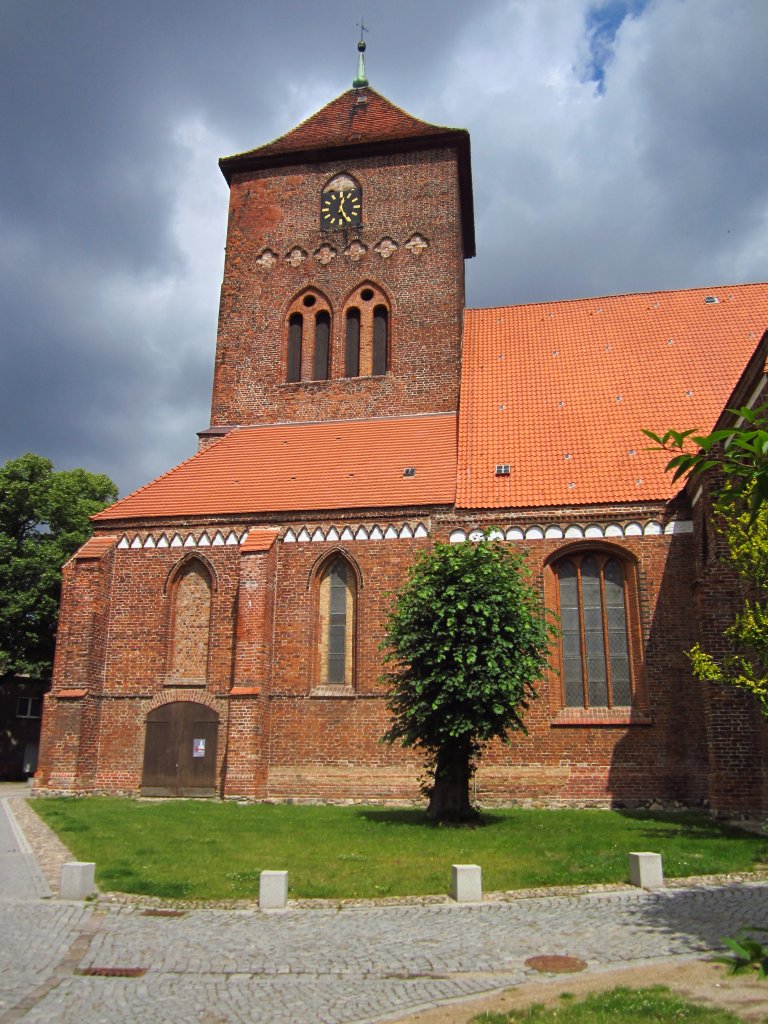 Grevesmhlen, St. Nikolai Kirche, erbaut ab 1230, umgestaltet von 1870 bis 1872 
(12.07.2012)