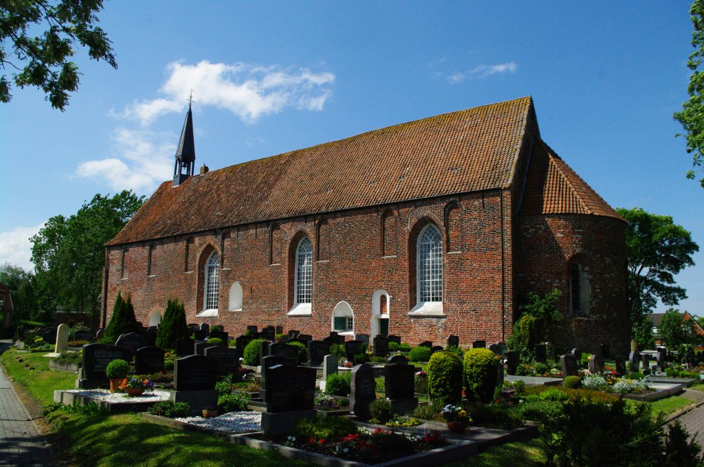 Gro-Midlum, Ev. Backsteinkirche St. Martin, erbaut Ende des 13. Jahrhunderts, Landkreis Aurich (26.05.2011)