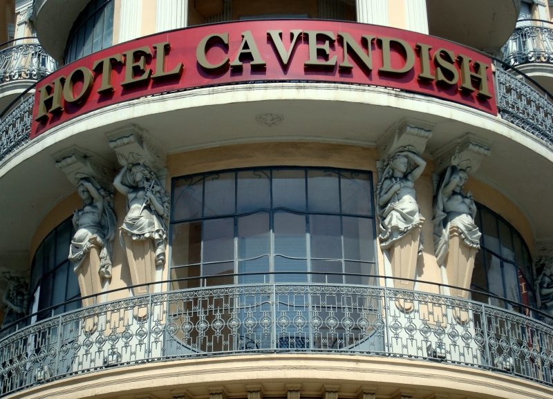Grnderzeitlicher Hotelbau am Boulevard Carnot, oberhalb der Innenstadt von Cannes. 12.4.2010