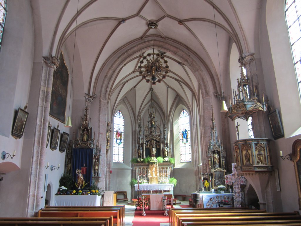 Haiming, Chor der St. Chrysanth und Daria Kirche mit Netzrippengewlbe (01.04.2013)