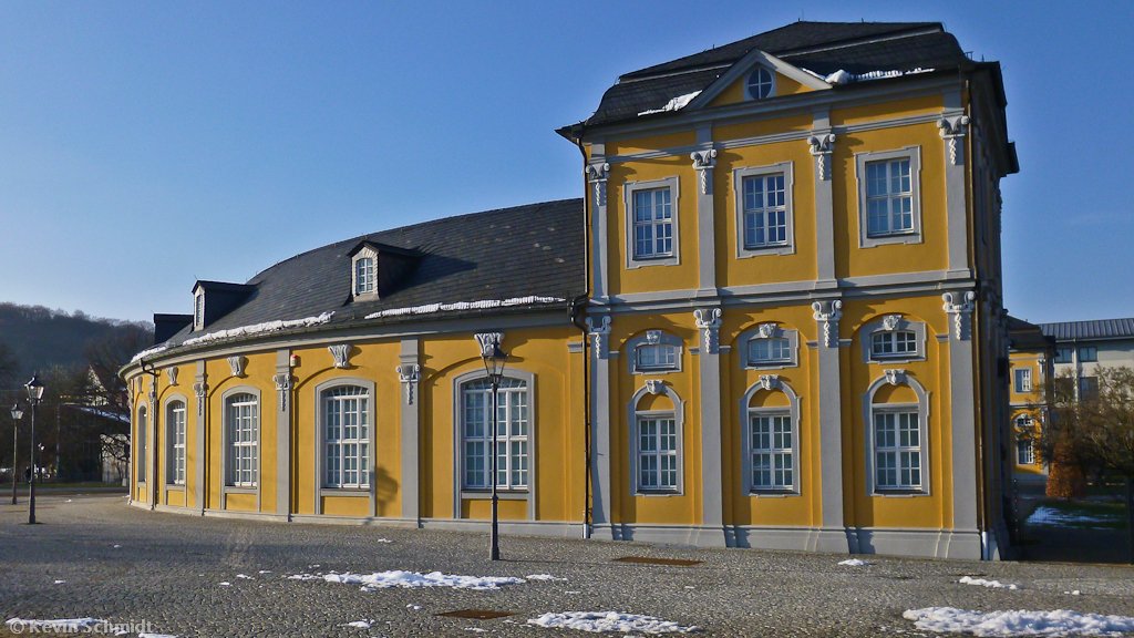 Hier ist einer der ueren Pavillons der Orangerie in Gera von der Kchengartenallee aus zu sehen. (02.03.2013)