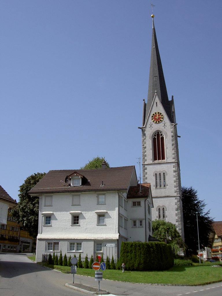 Hundwil, Ref. Kirche, sptromanischer Bau aus dem 13. JH, 1750 durch Hans Ulrich 
und Jakob Grubenmann umgestaltet, Turmneubau 1894, Appenzell (21.08.2011)