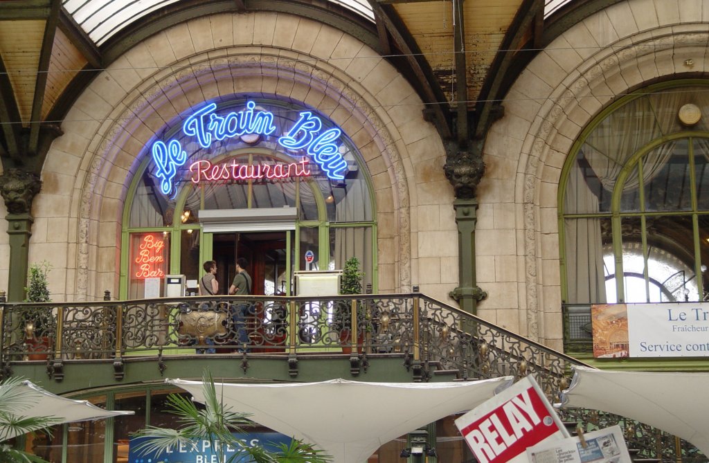 Im Gare de Lyon befindet sich das luxurise Restaurant  Le Train Bleu , das mit dem Bahnhof am 07.04.1901 eingeweiht wurde. (18.07.2009)