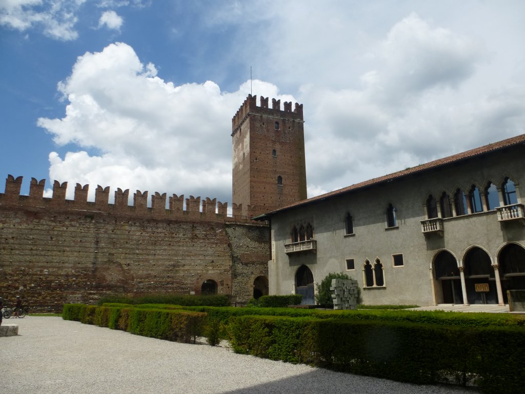  Innenraum  in einer der vielen Burgen in Verona, 30.Mai 2013.