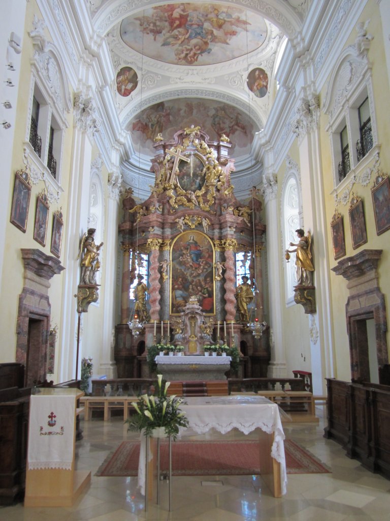 Kallham, Hochalter von J. Pawanger der Maria Himmelfahrt Kirche (05.05.2013)