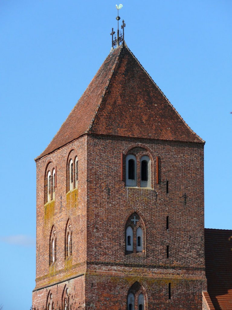 Kirchturm von 1696 der Pfarrkirche St. Marien in Plau am See; 19.04.2010
