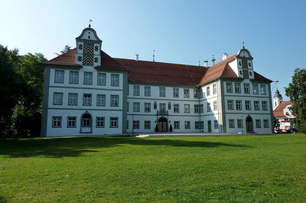 Kisslegg, das Neue Schlo, 1721-27 von Joh.G.Fischer erbaut, beherbergt heute das Heimatmuseum, Aug.2012  