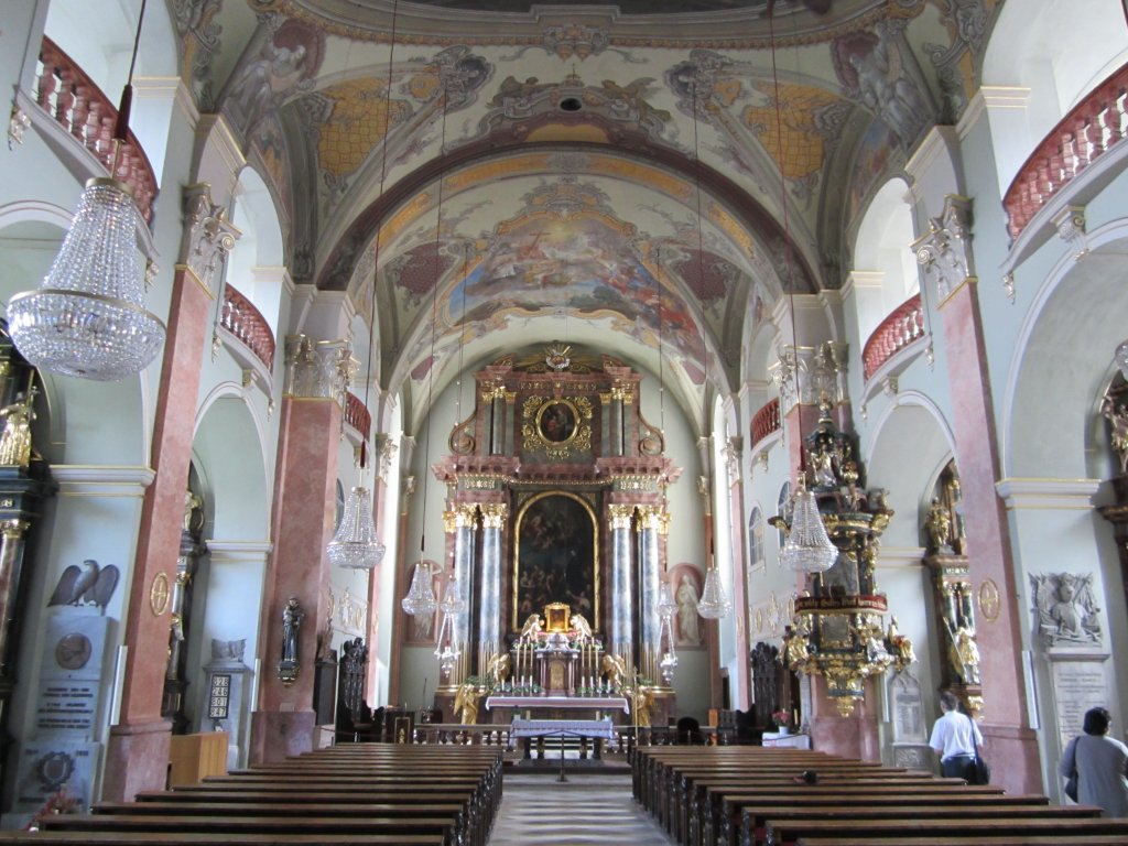 Klagenfurt, St. Egyd Kirche, Hochaltar von 1780, Barockkanzel von Benedikt Bl, 
Deckenfresken von Fromiller und Mlkh (20.05.2013)