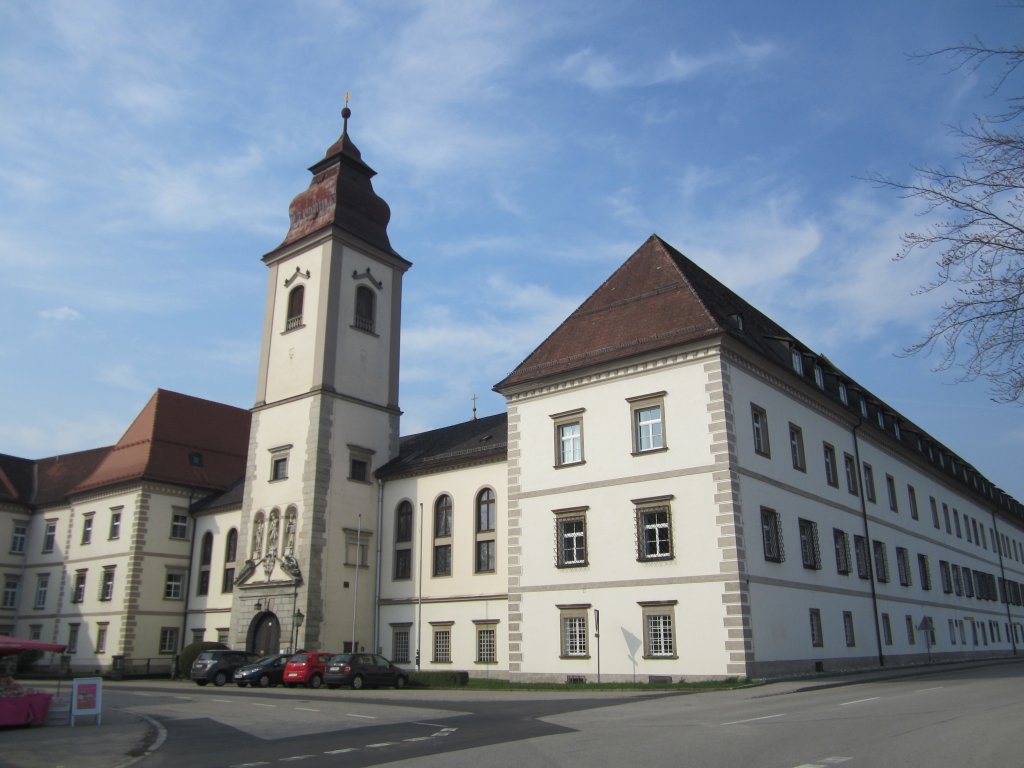 Kloster Baumgartenberg mit Pfarrkirche Maria Himmelfahrt, erbaut vom 1143 bis 1243 (21.04.2013) 