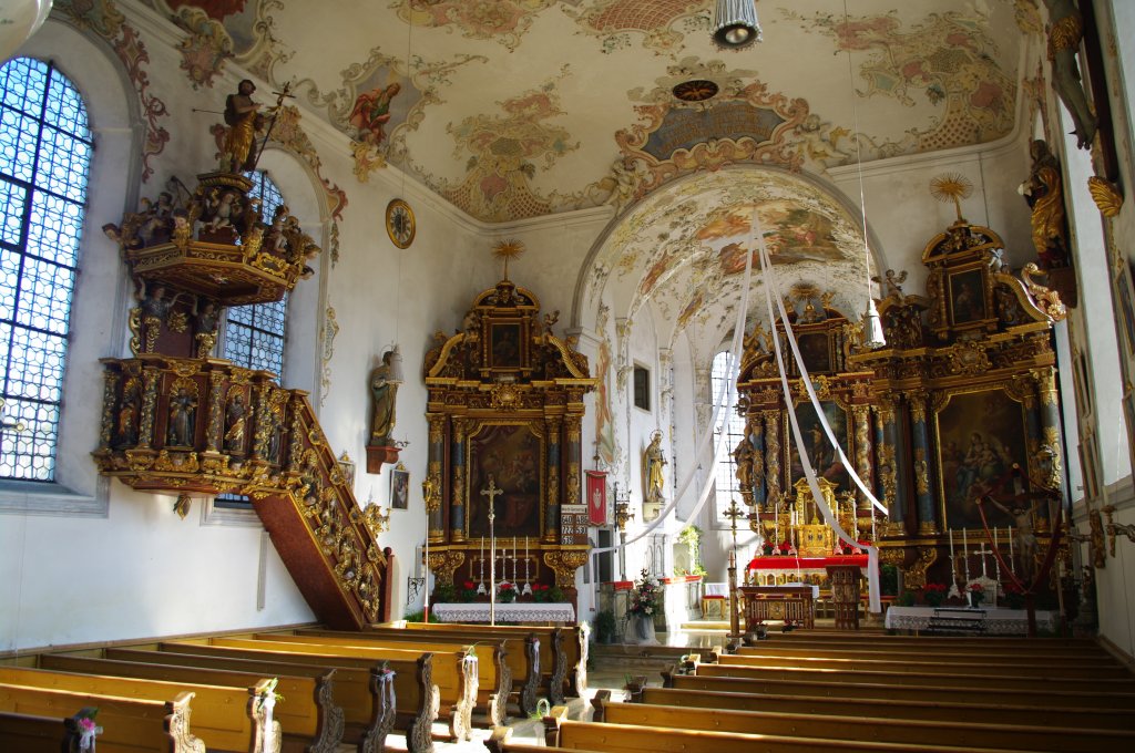 Leuterschach, St. Johannes Kirche, Barockaltre von der Trkheimer Bergmller 
Werkstatt, Kreis Ostallgu (16.10.2011)