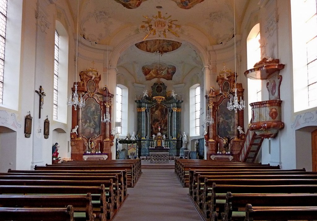Merdingen, bedeutende Knstler wie Feuchtmayer, Spiegler, Wentzinger u.a. haben den Innenraum der St.Remigius-Kirche gestaltet, Nov.2011