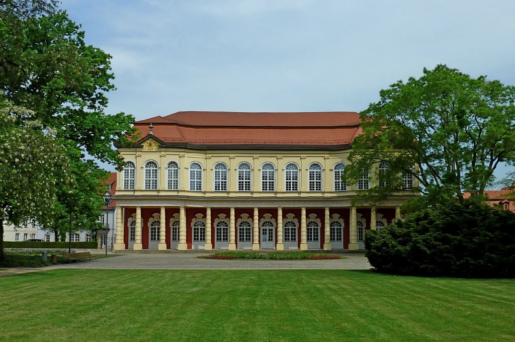 Merseburg, der Schlogartensalon, der Pavillon fr Gartenfeste wurde 1730 erbaut, Mai 2012