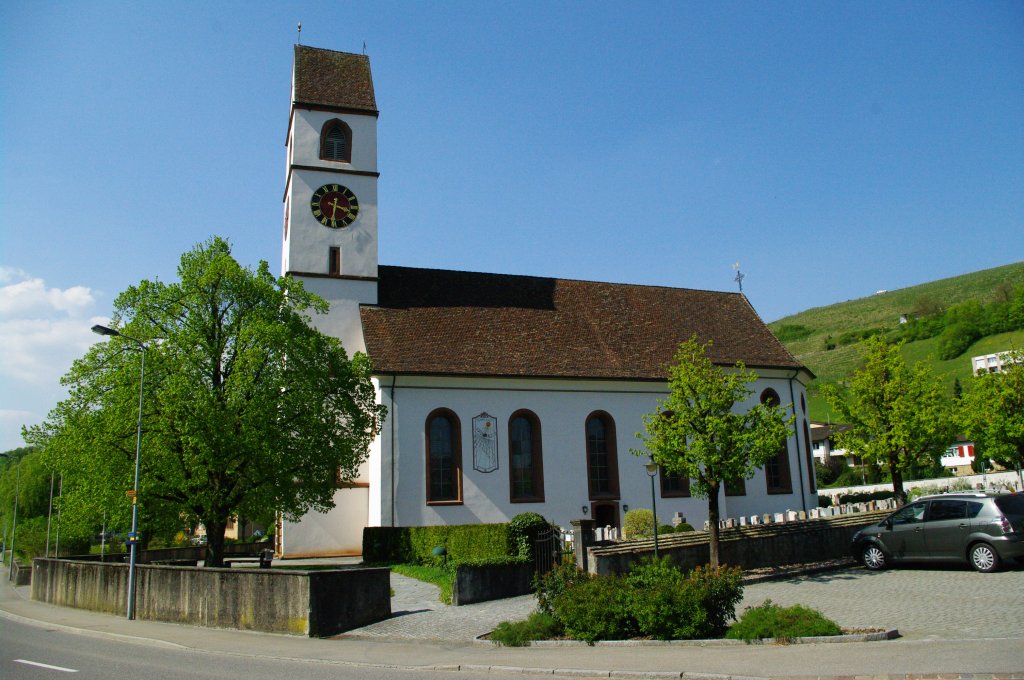 Mettau, Kath. Pfarrkirche St. Remigius, Sptbarocke Saalkirche, erbaut von 1773 
bis 1775, Kanton Aargau (19.04.2011)