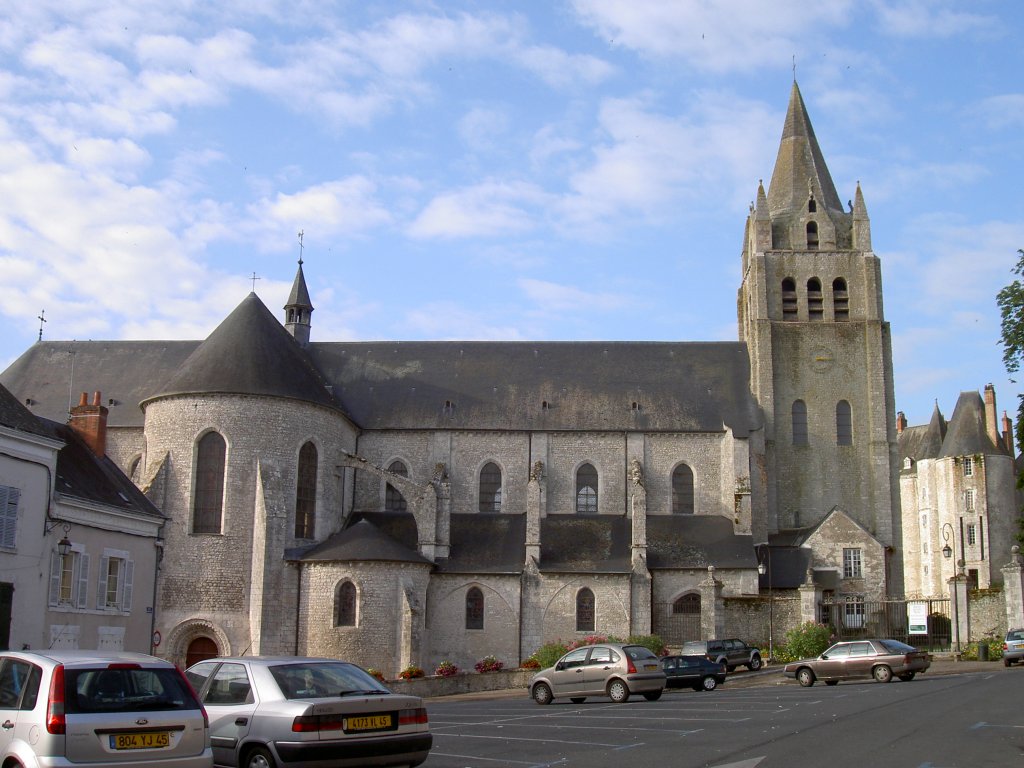 Meung sur Loire, Stiftskirche Saint Liphard, erbaut im 11. Jahrhundert 
(30.06.2008)