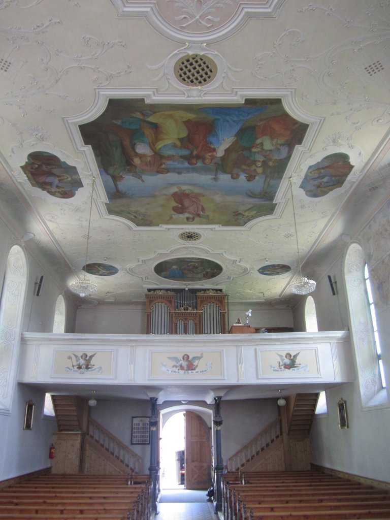 Mittelberg, Orgelempore der St. Jodok Kirche, Fresken von 1470, Taufstein von 1495 (28.07.2013)