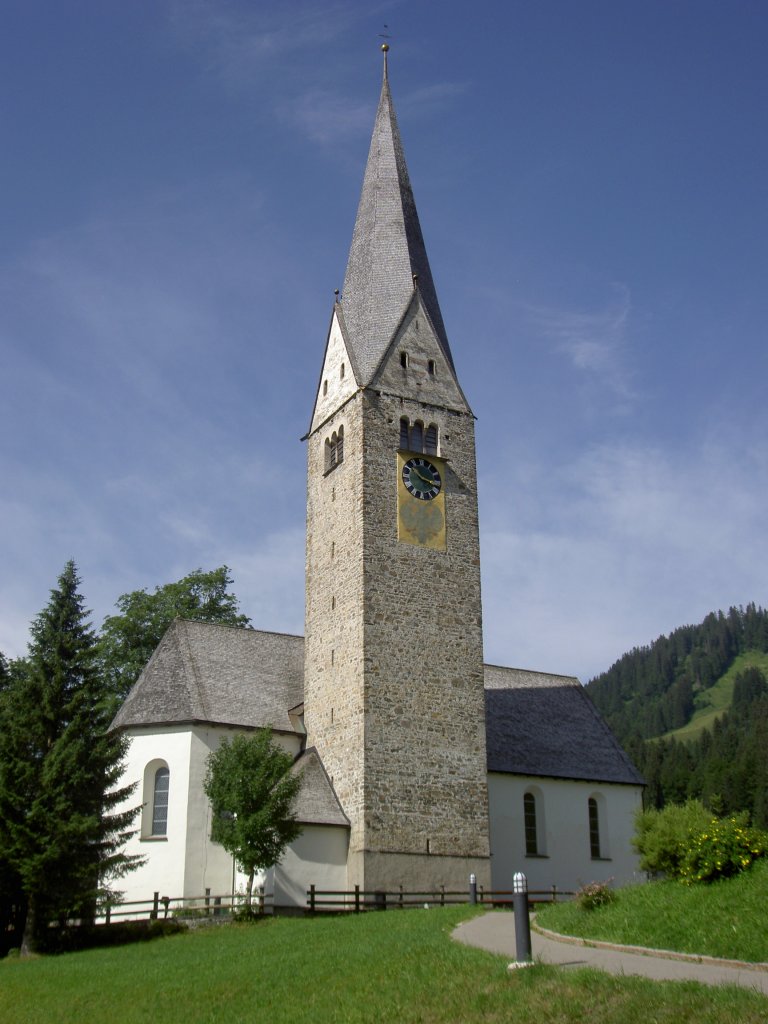 Mittelberg, St. Jodok Kirche, erbaut von 1463, erweitert 1693 (28.07.2013) 