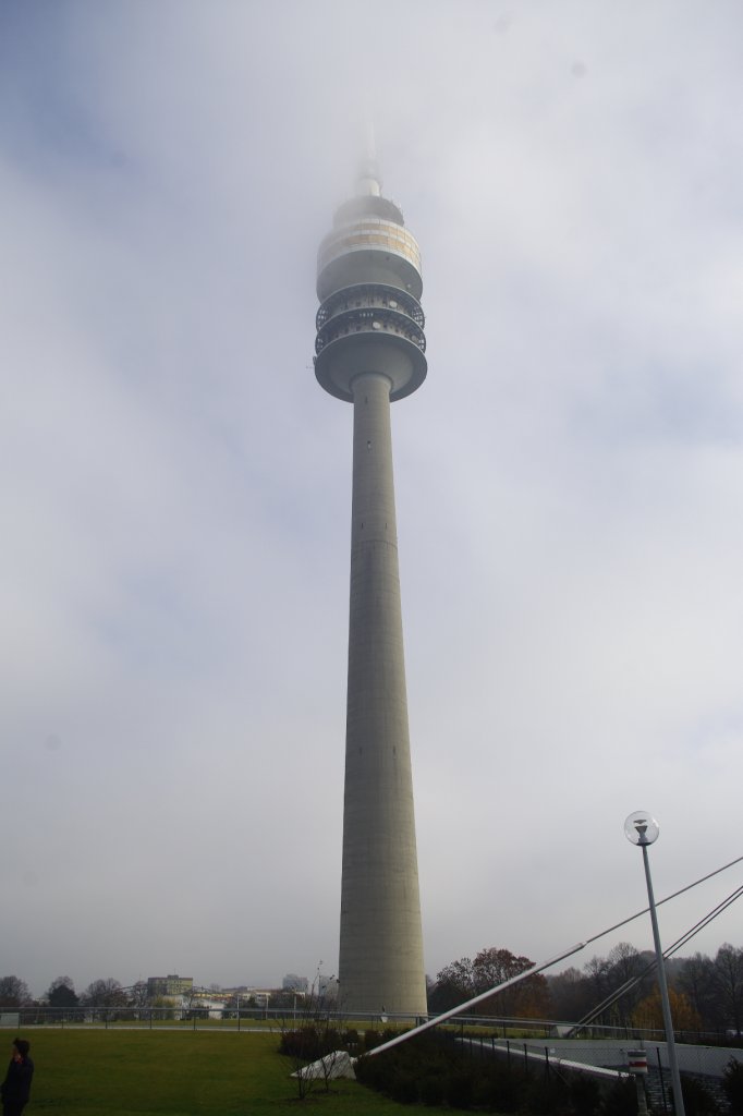 Mnchen, Olympia Fernsehturm (13.11.2011)