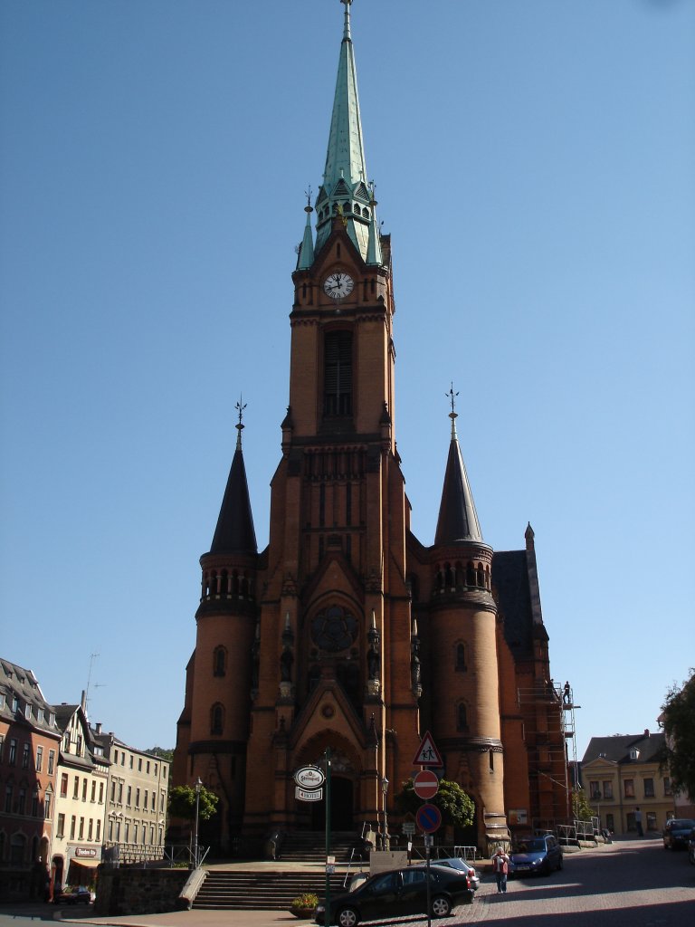 Mylau/Vogtland, die Stadtkirche St.Wenzel von 1890, ein neugotischer Backsteinbau mit 72m hohem Turm, besitzt eine Silbermannorgel von 1731, Mai2005,