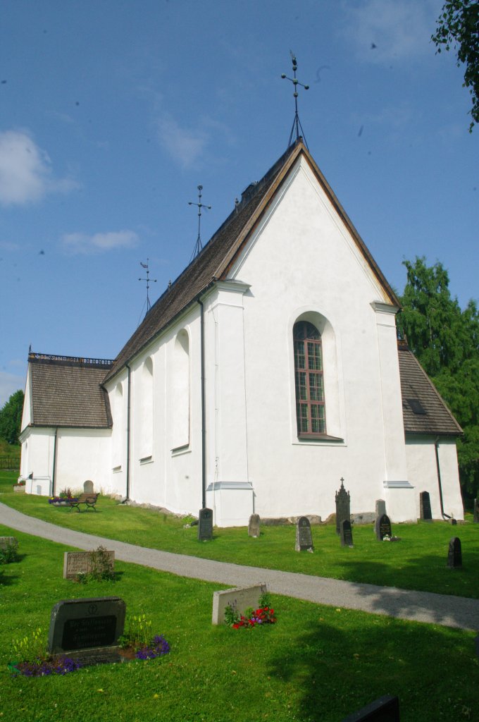 Njutanger, Kirche, erbaut im 13. Jahrhundert (08.07.2013)