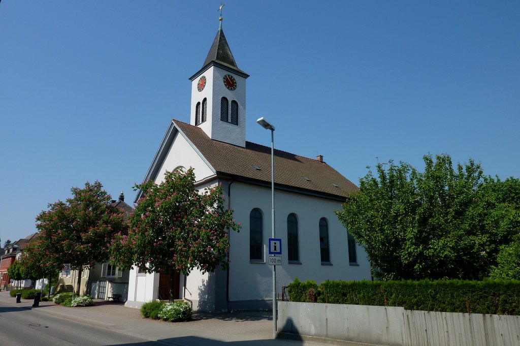 Norsingen im Markgrflerland, die Dorfkirche St.Gallus im Weinbrenner-Stil, April 2011