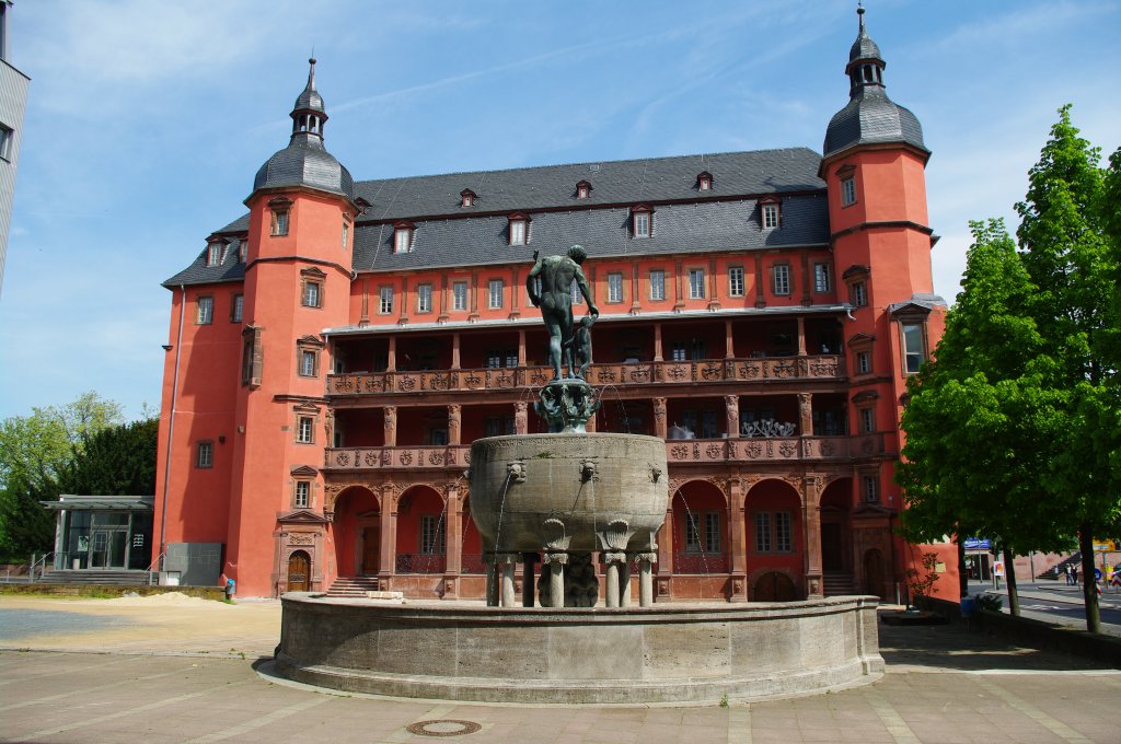 Offenbach, Isenburger Schloss, erbaut 1576 fr den Grafen von Isenburg (26.04.2009)