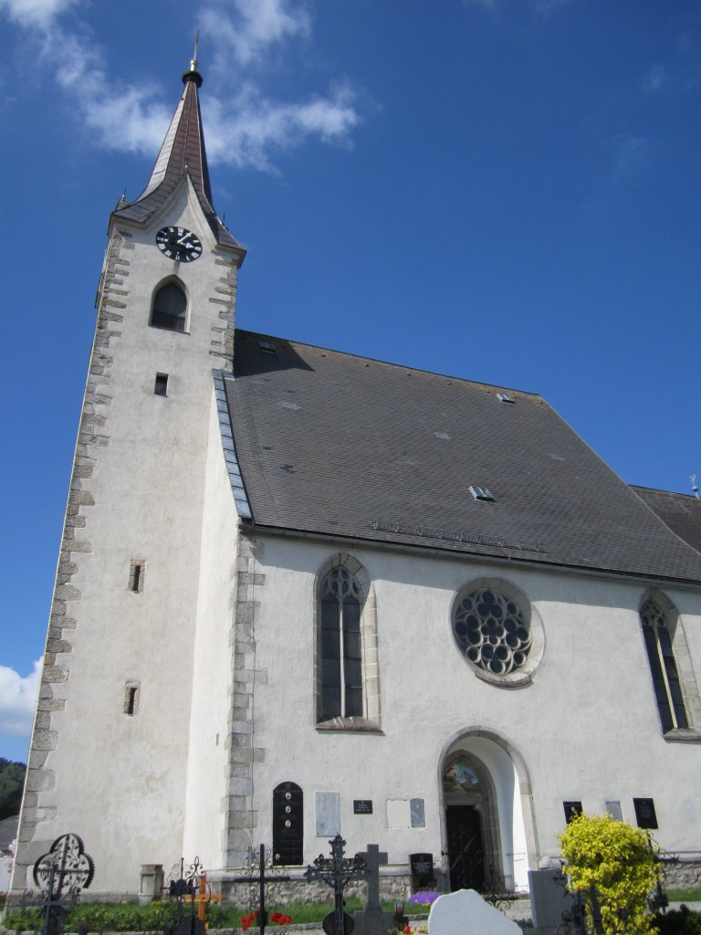 Pabneukirchen, sptgotische Pfarrkirche St. Simon und Juda, erbaut im 15 Jahrhundert (04.05.2013)