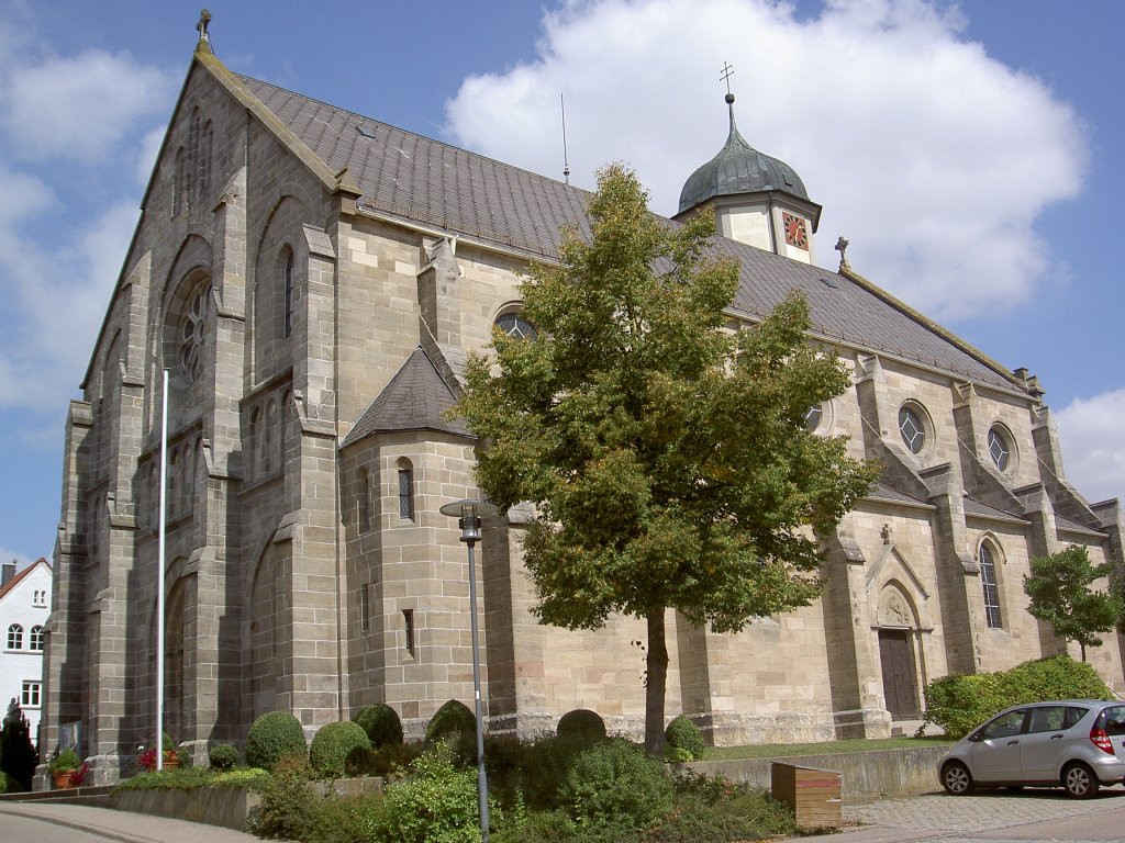 Pfahlheim, Kath. St. Nikolaus Kirche, erbaut von 1891 bis 1892, Turm erbaut 1701 bis 1702, Architekt Joseph Cades aus Stuttgart (06.09.2012)