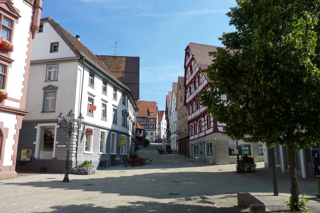 Pfullendorf, Blick vom Marktplatz in die Hauptstrae, Aug.2012
