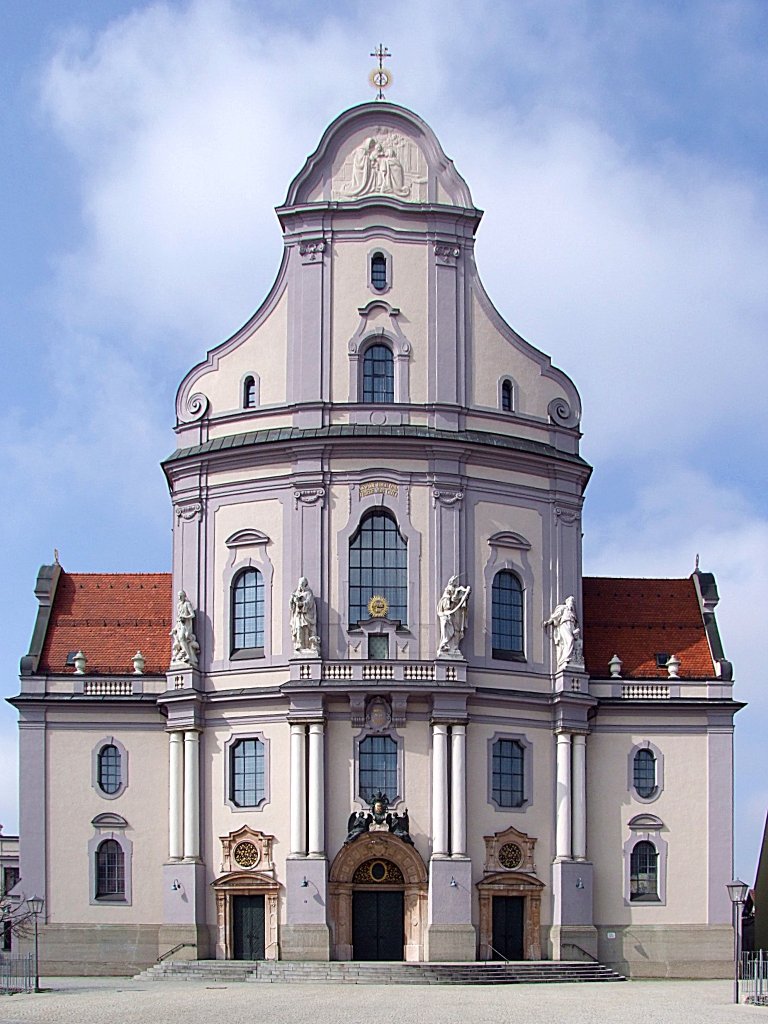 Portal der ppstlichen Basilika St. Anna zu Alttting;110328