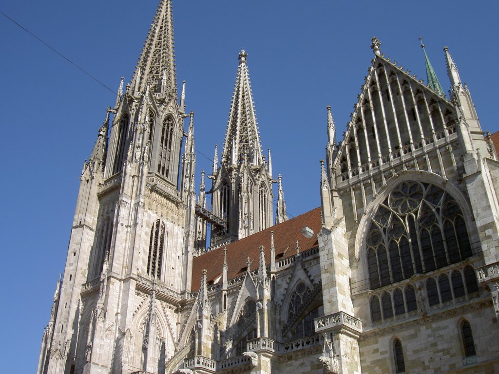 Regensburg, Dom St. Peter am Domplatz, erbaut ab 1250, Trme vollendet 1859 bis 
1869 (01.05.2007)