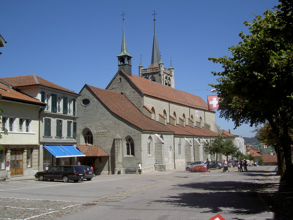 Romont, gotische Kollegiatskirche Notre Dame de l´Assomption, erbaut im 15. 
Jahrhundert (18.08.2012)