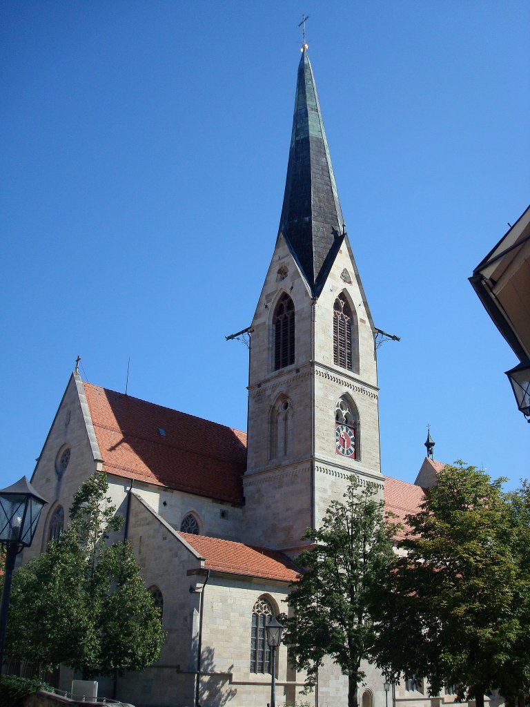 Rottweil, das Heilig-Kreuz-Mnster, die sptromanische Pfeilerbasilika wurde Anfang des 13.Jahrhunderts erbaut, im 19.Jahrhundert erfolgte eine Regotisierung, Aug.2010