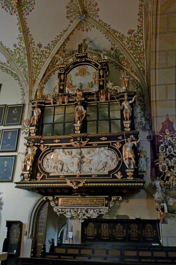 Schleiz, der Frstenstand in der Bergkirche, ber 400 Jahre diente die Kirche dem Frstenhaus Reu als Grablege, Mai 2012