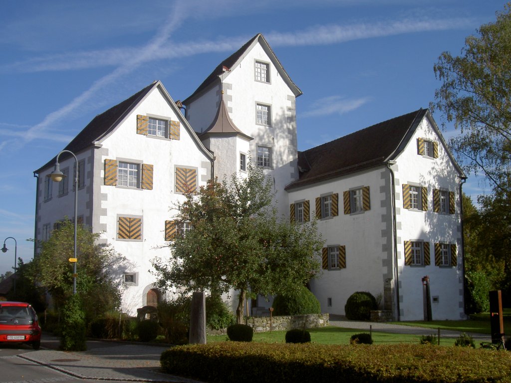 Schloss Roggwil, erbaut im 13. Jahrhundert durch die Herren von Roggwil (03.10.2010)