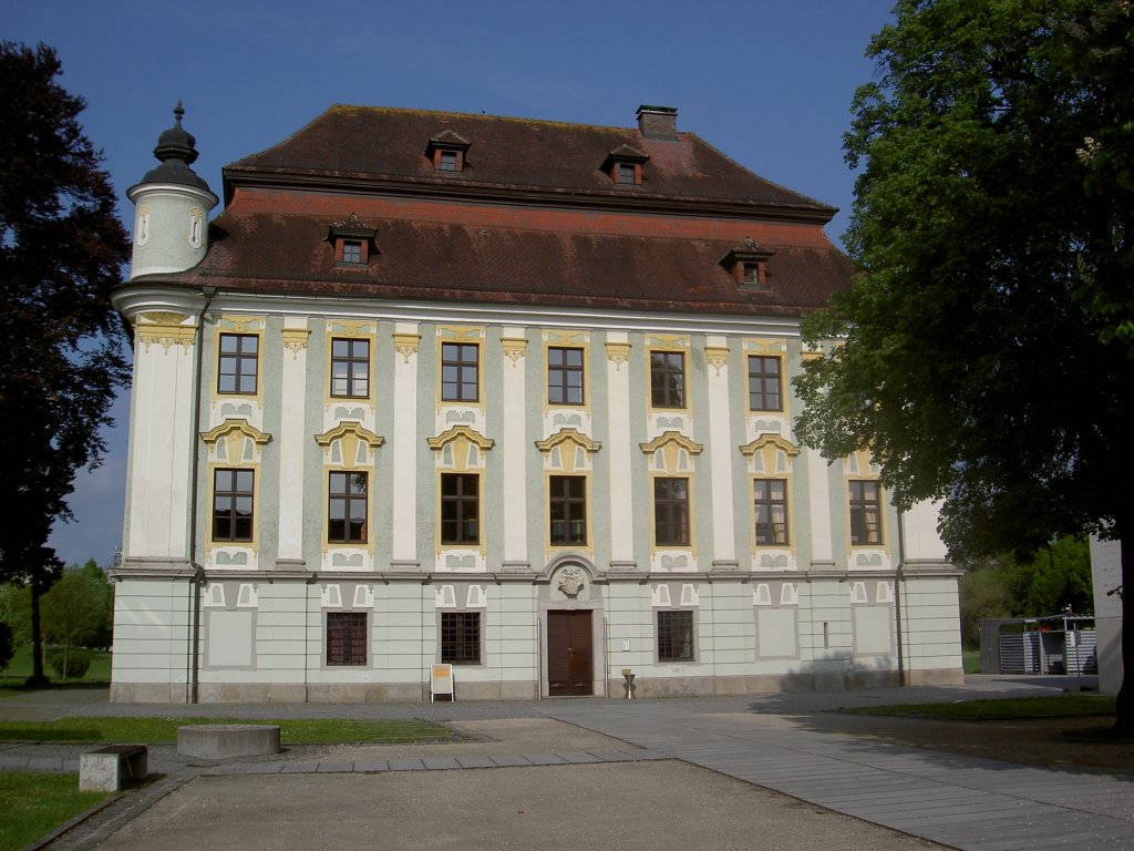 Schloss Traun, erbaut im 16. Jahrhundert durch Otto Bernhard von Traun (05.05.2013)