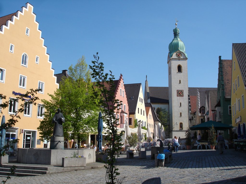 Schwandorf in der Oberpfalz/Bayern,
Marktplatz mit Jakobskirche von 1400,
2007