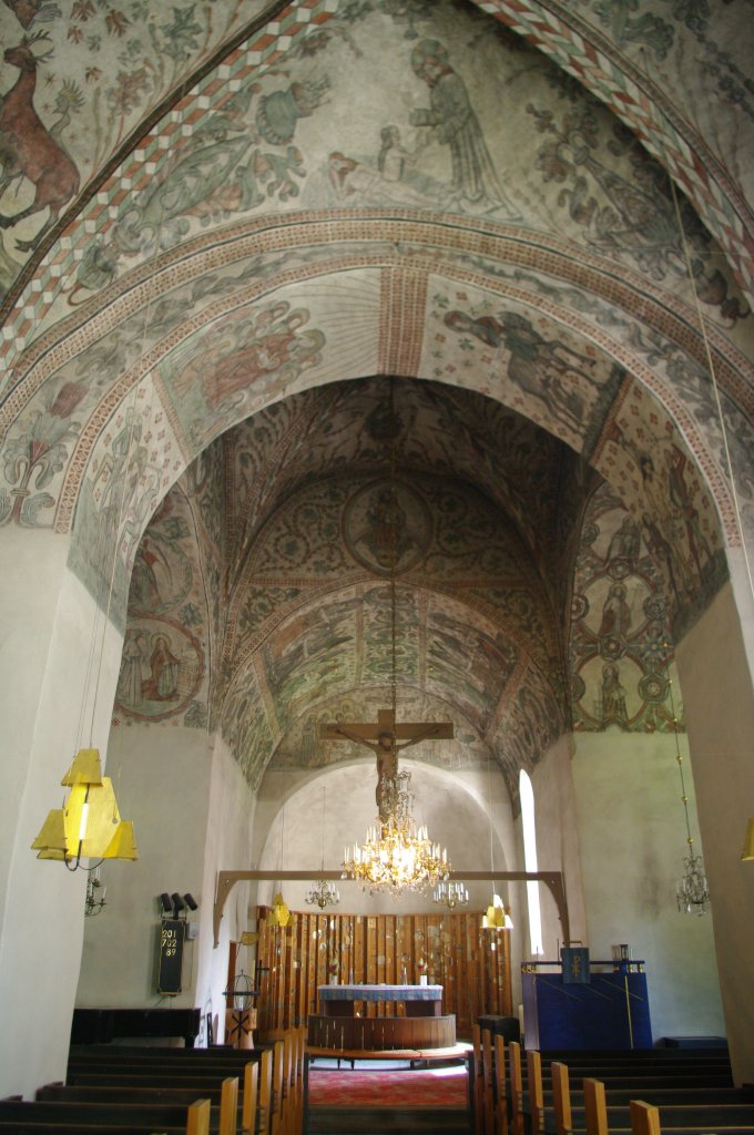 Sderala, Kirche, Gewlbemalereien aus dem 15. Jahrhundert, teils moderne Ausstattung, Kanzel von Erik Lundberg (08.07.2013)