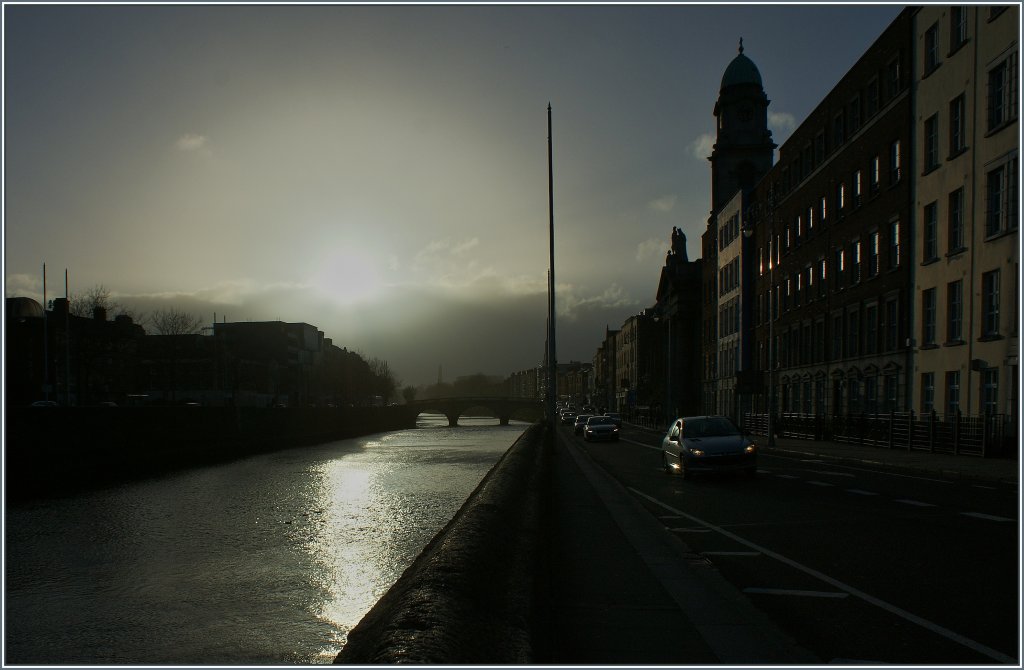 Sonnenuntergang in den Strassen von Dublin.
(14.04.2013)