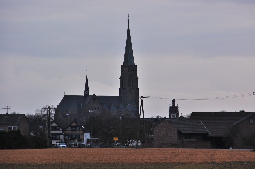 Stadt Ansicht vom Feld aus betracht ist hier Anrath am Niederrhein, heute Ortsteil von Willich. 26.2.2012