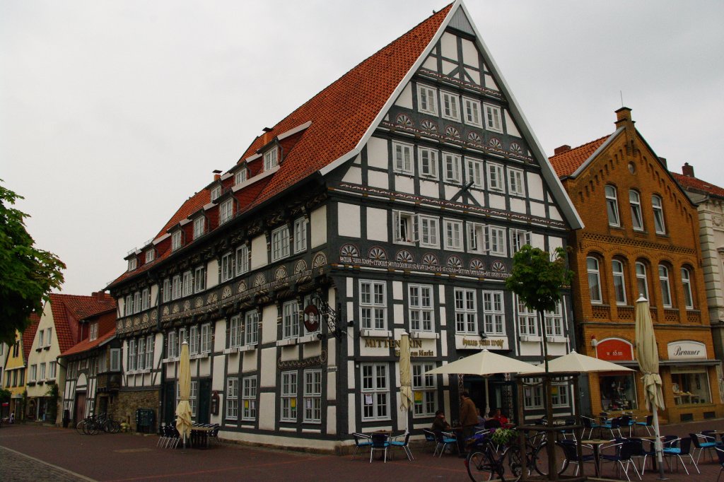 Stadthagen, Fachwerkhaus zum Wolf am Marktplatz, erbaut 1575, Kreis Schaumburg-Lippe (09.05.2010)