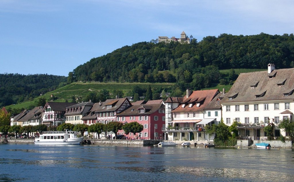 Stein am Rhein (Schweiz) mit Burg Hohenklingen. Aufgenommen am 22. August 2006.