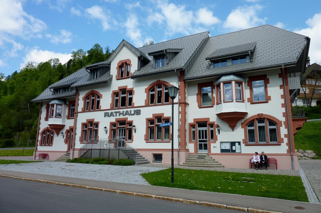 Todtmoos, das Rathaus von 1903, der heilklimatische Kurort im Sdschwarzwald hat ca.2000 Einwohner und liegt ber 700m hoch, Mai 2012