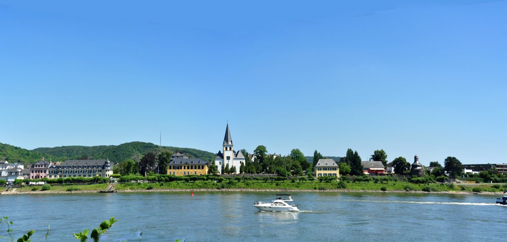 Unkel am Rhein mit Kirche - 27.06.2011