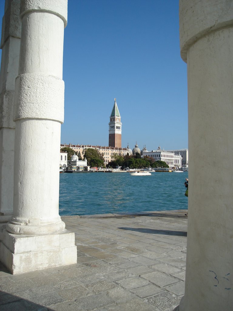 Venedig-Blick von der F.d.Salute ber den Canale Grande hinber zum Markusplatz
31.10.09