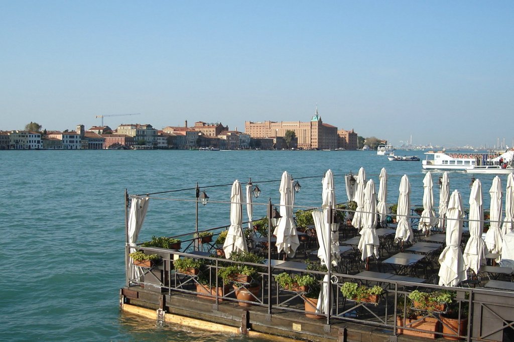 Venezia-Blick von Zattere ber den Canale Giudecca hinber zur Isola della Giudecca. 31.10.09 