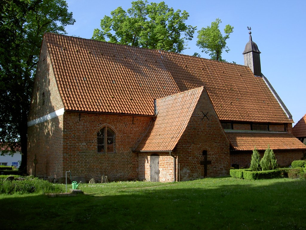 Waase, St. Marien Kirche, erbaut im 15. Jahrhundert (20.05.2012)
