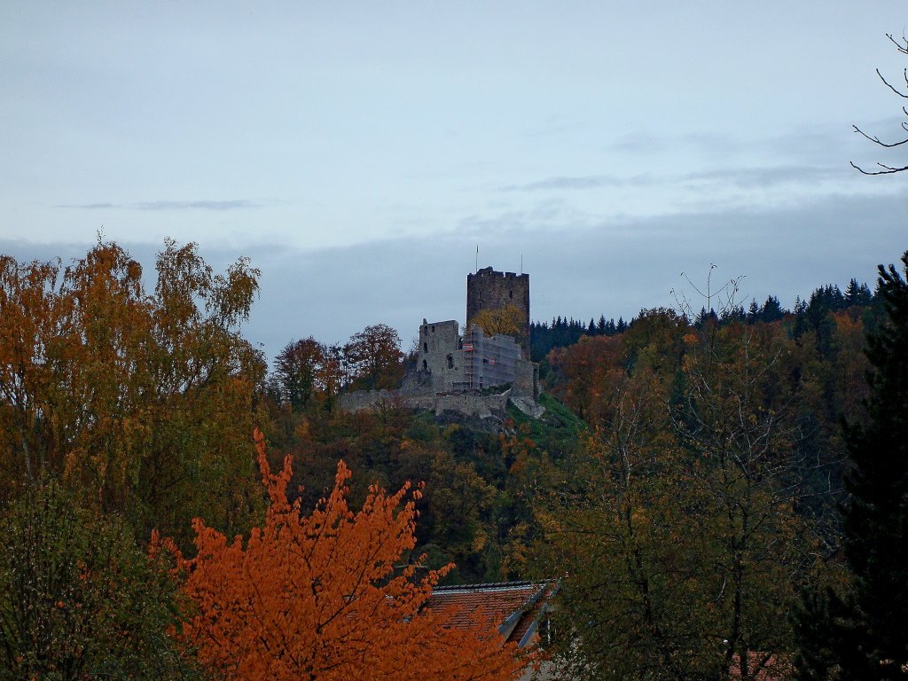 Waldkirch, die Ruine der Kastelburg im Herbst, Okt.2010 