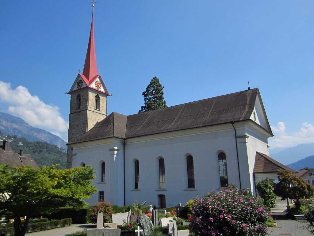 Weggis, St. Maria Kirche, erbaut von 1886 bis 1888, Turm erbaut 1471 (11.08.2012)