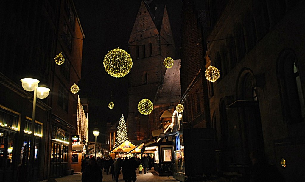 Weihnachtsbeleuchtung in Hannover, am 17.12.2010.